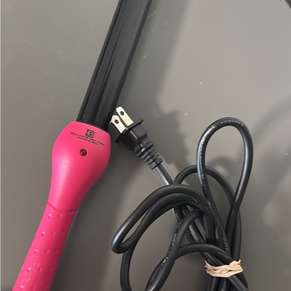Brilliance New York Curling Iron 3/4” Clipless, Pink